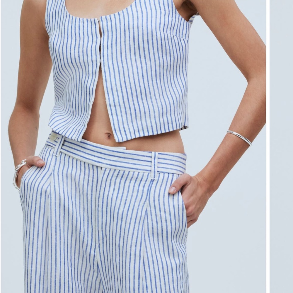 Madewell Stripe Scoop Neck Crop Tank in Bluestone